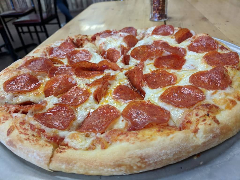 Kersey Pizza | restaurant | 104 Hill St, Kersey, CO 80644, USA | 9703521668 OR +1 970-352-1668