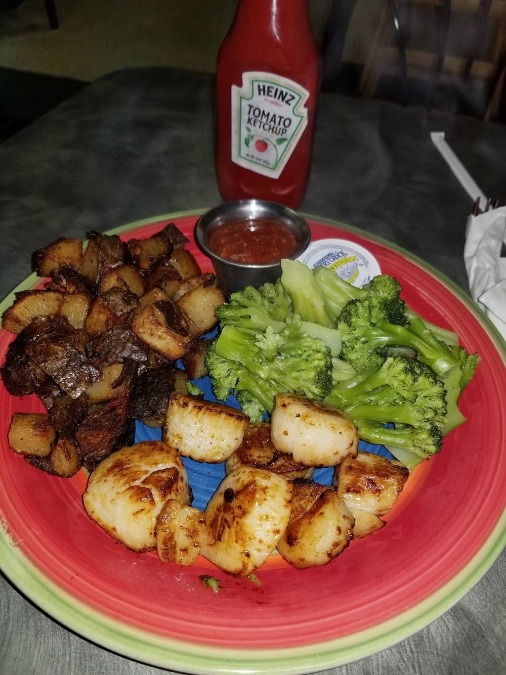 Clam Diggers Seafood | restaurant | 109 S Bridge St, Bedford, VA 24523, USA | 5405876727 OR +1 540-587-6727