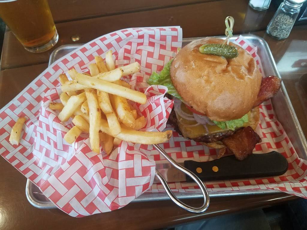 Dukes Plates & Pints | restaurant | 510 La Sierra Dr, Sacramento, CA 95864, USA | 9165148430 OR +1 916-514-8430