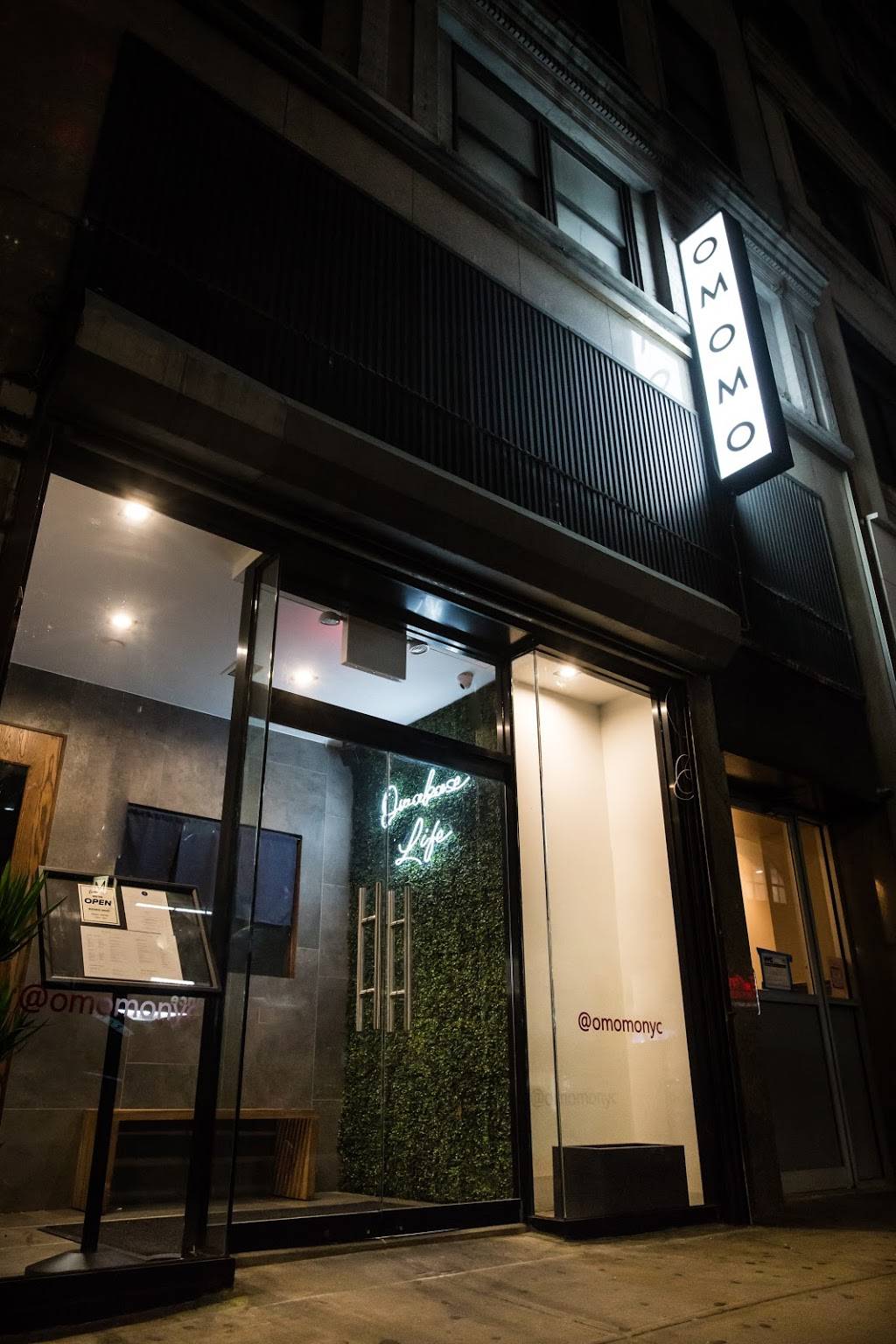 OMOMO | restaurant | 11 W 36th St, New York, NY 10018, USA | 6466923922 OR +1 646-692-3922