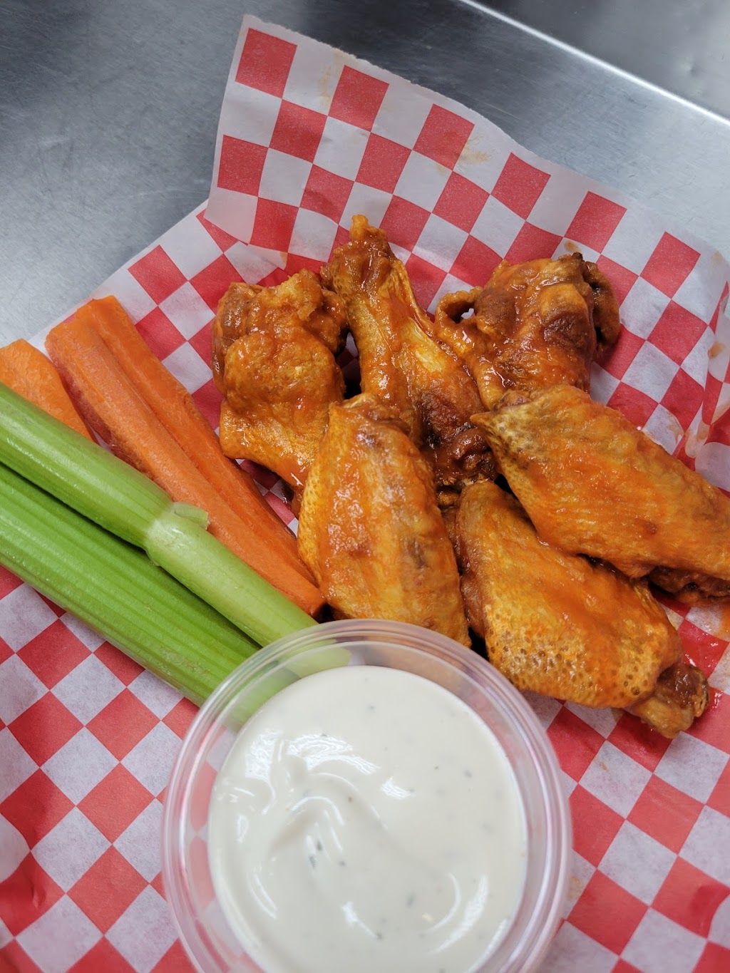 Redwood Pizza and Wings | restaurant | 4550 N Lark Ellen Ave, Covina, CA 91722, USA | 6267272065 OR +1 626-727-2065