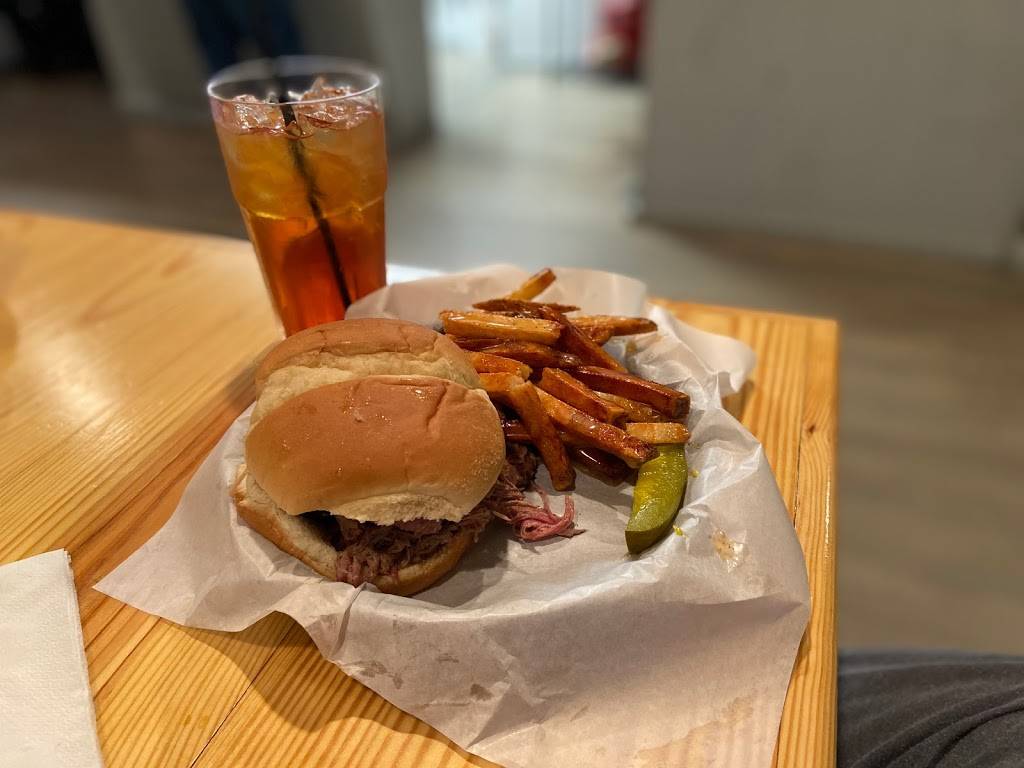 The Smokehouse | restaurant | 403 Old Hwy 64 E, Waynesboro, TN 38485, USA | 9317225037 OR +1 931-722-5037