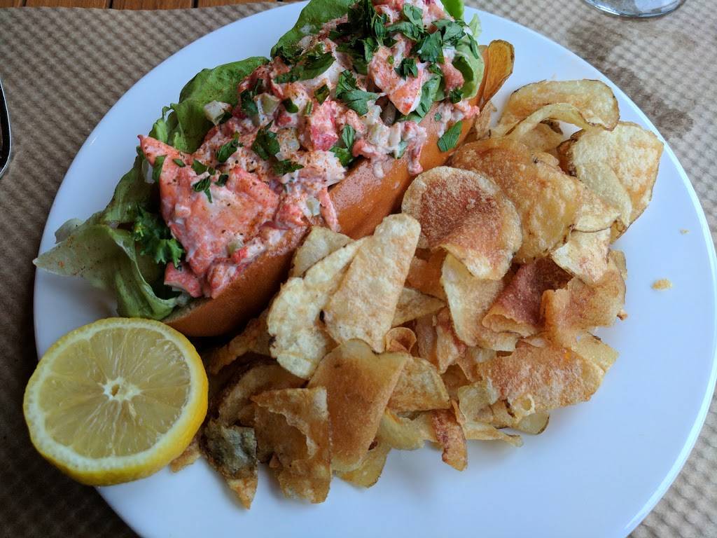 Louies Grille and Liquors | restaurant | 395 Main St, Port Washington, NY 11050, USA | 5168834242 OR +1 516-883-4242