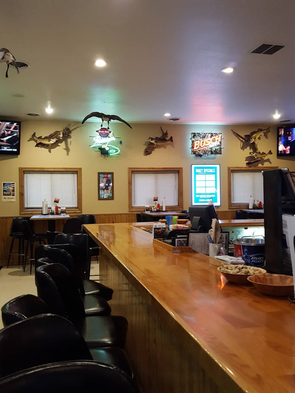 Brewsters Bar & Grill | restaurant | 9856 50th St W, Lonsdale, MN 55046, USA | 5077442370 OR +1 507-744-2370