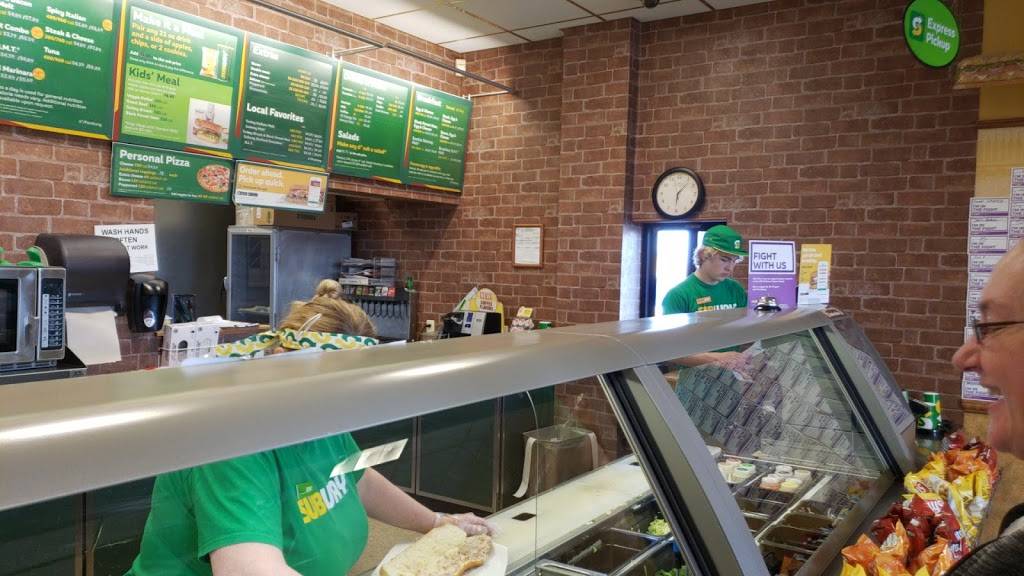 Subway | restaurant | 1863 US-18 BUS, Mt Horeb, WI 53572, USA | 6084377829 OR +1 608-437-7829