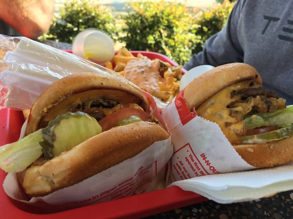 In-N-Out Burger | restaurant | 6634 Clay St, Riverside, CA 92509, USA | 8007861000 OR +1 800-786-1000
