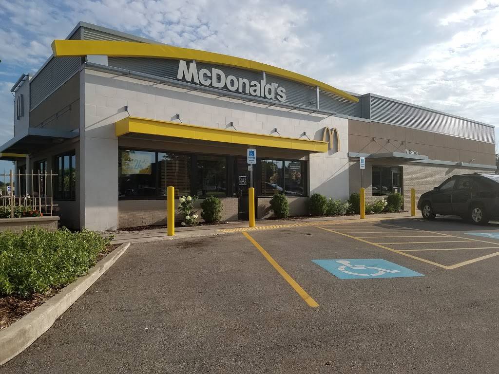 McDonalds | cafe | 7530 Pershing Blvd, Kenosha, WI 53142, USA | 2626946768 OR +1 262-694-6768