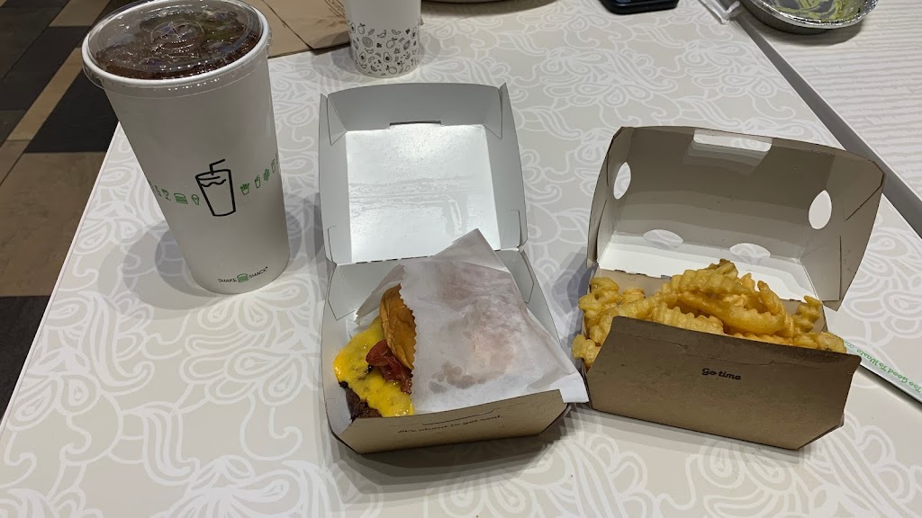 Shake Shack | restaurant | 8702 Keystone Crossing, Indianapolis, IN 46240, USA | 4632196164 OR +1 463-219-6164