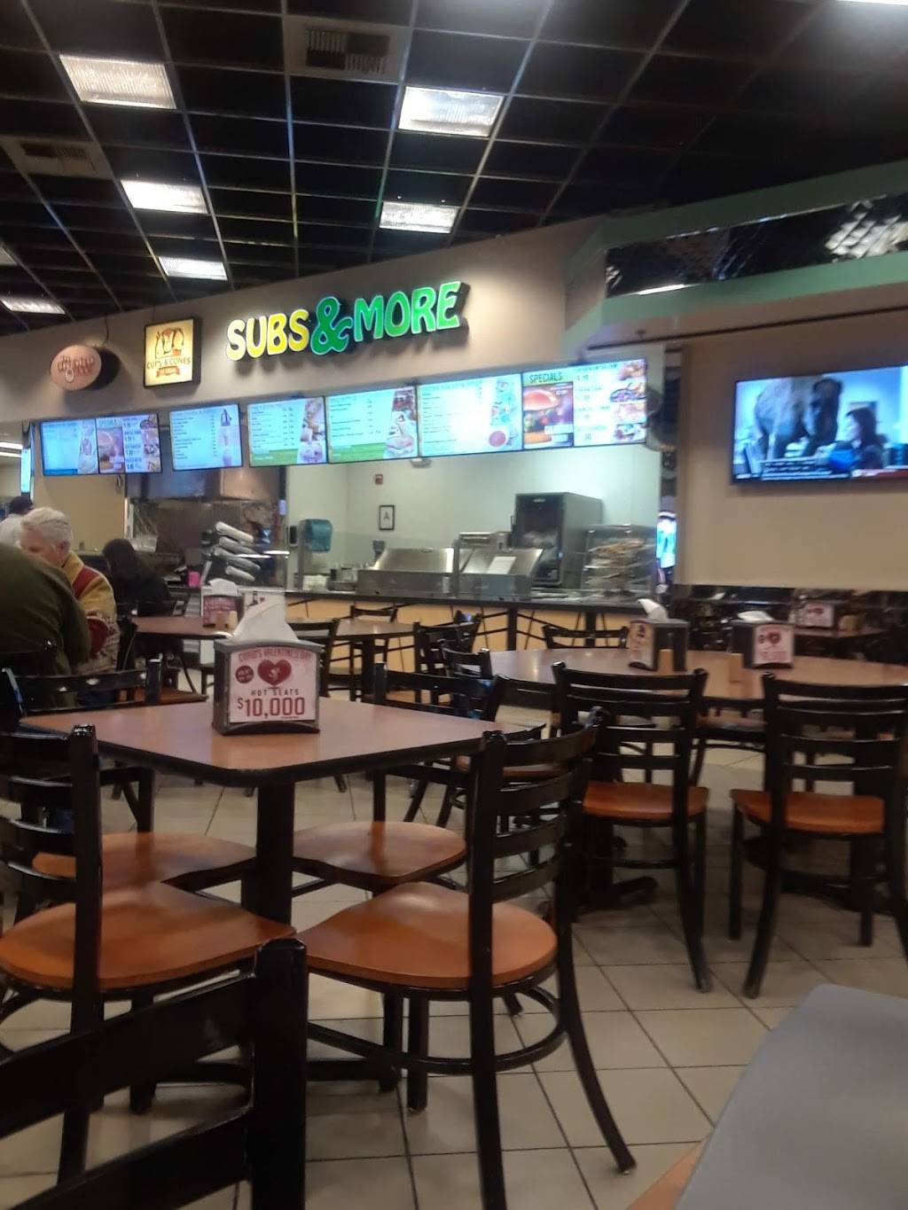 Grizzlys Food Court | restaurant | 681 S Reservation Rd, Porterville, CA 93257, USA | 8009033353 OR +1 800-903-3353