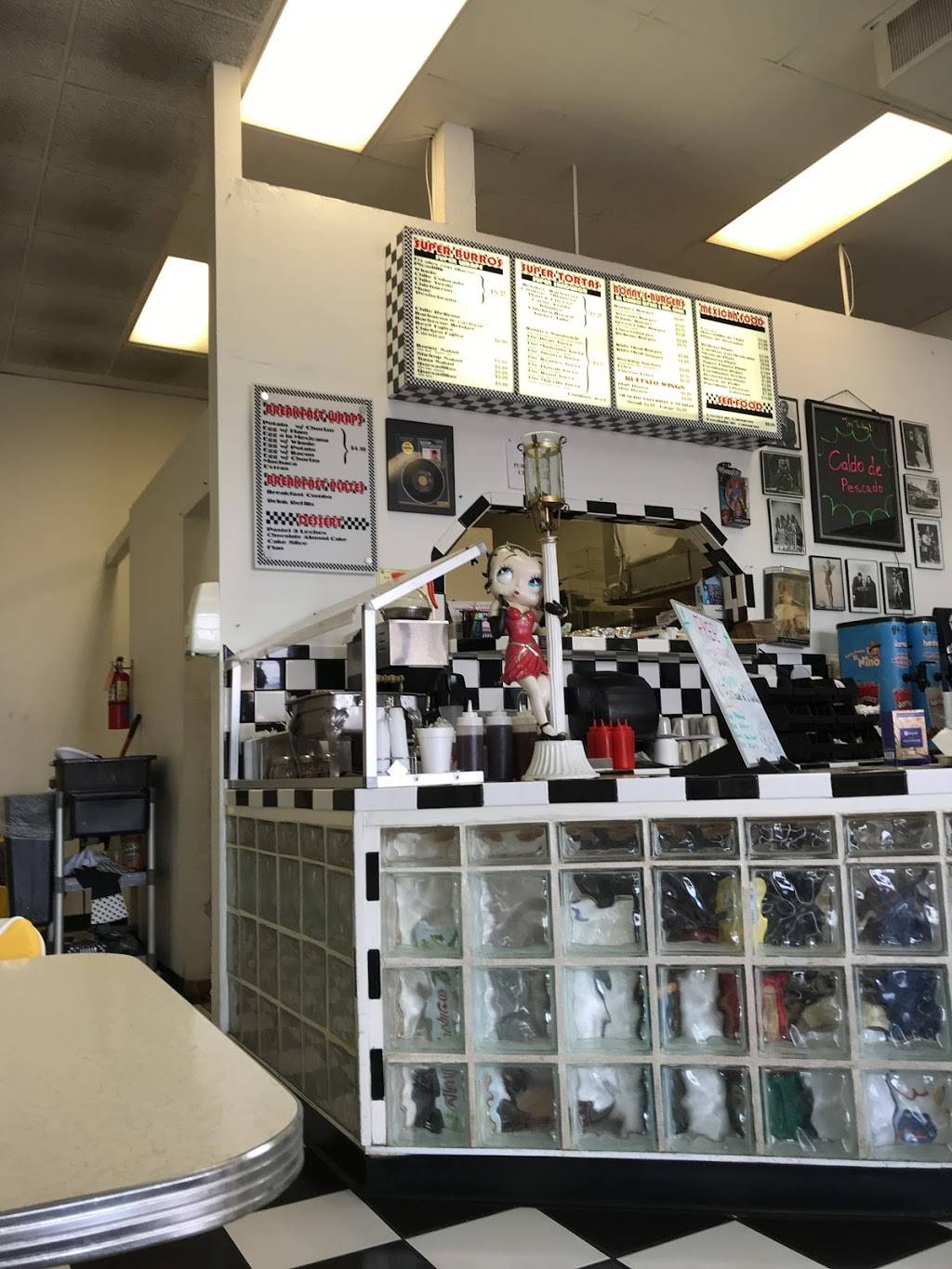 Bonnys Cafe | restaurant | 8920 Gateway Blvd E, El Paso, TX 79907, USA | 9158594605 OR +1 915-859-4605