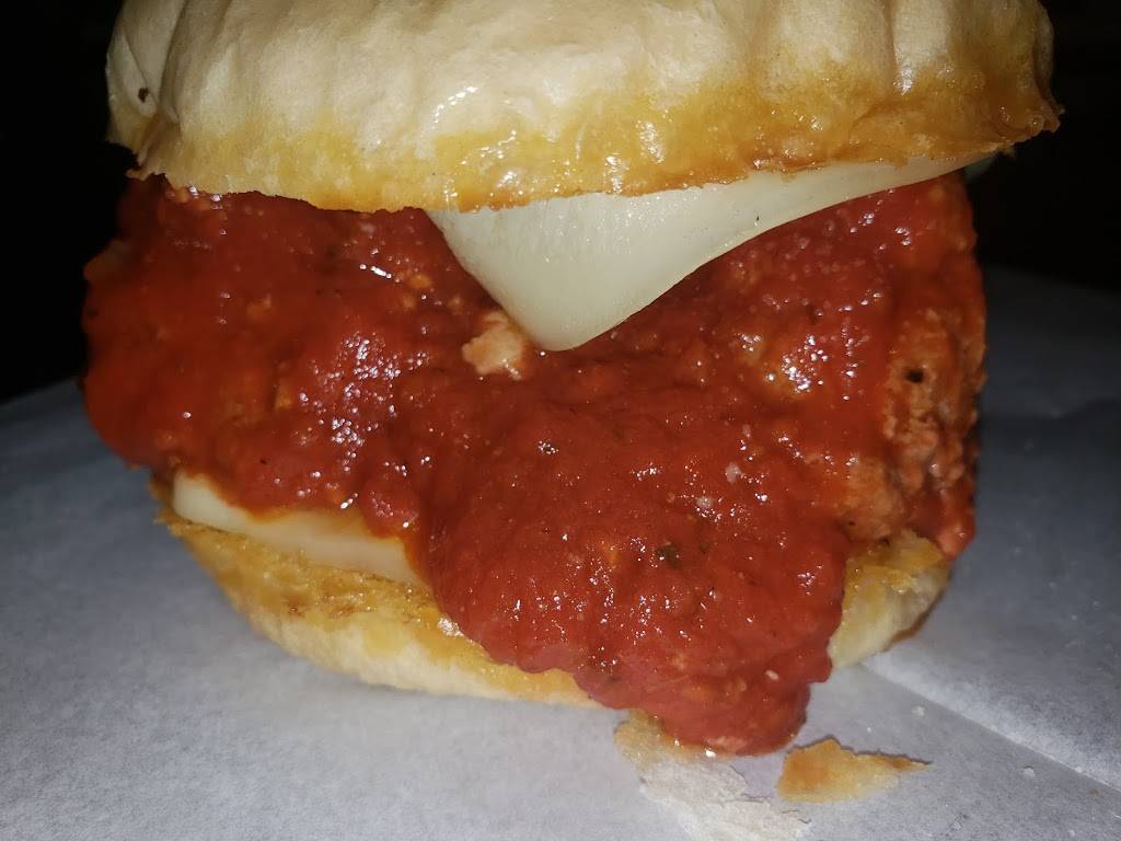 River road tavern | restaurant | 1556 N River Rd NE, Warren, OH 44483, USA | 3304695931 OR +1 330-469-5931