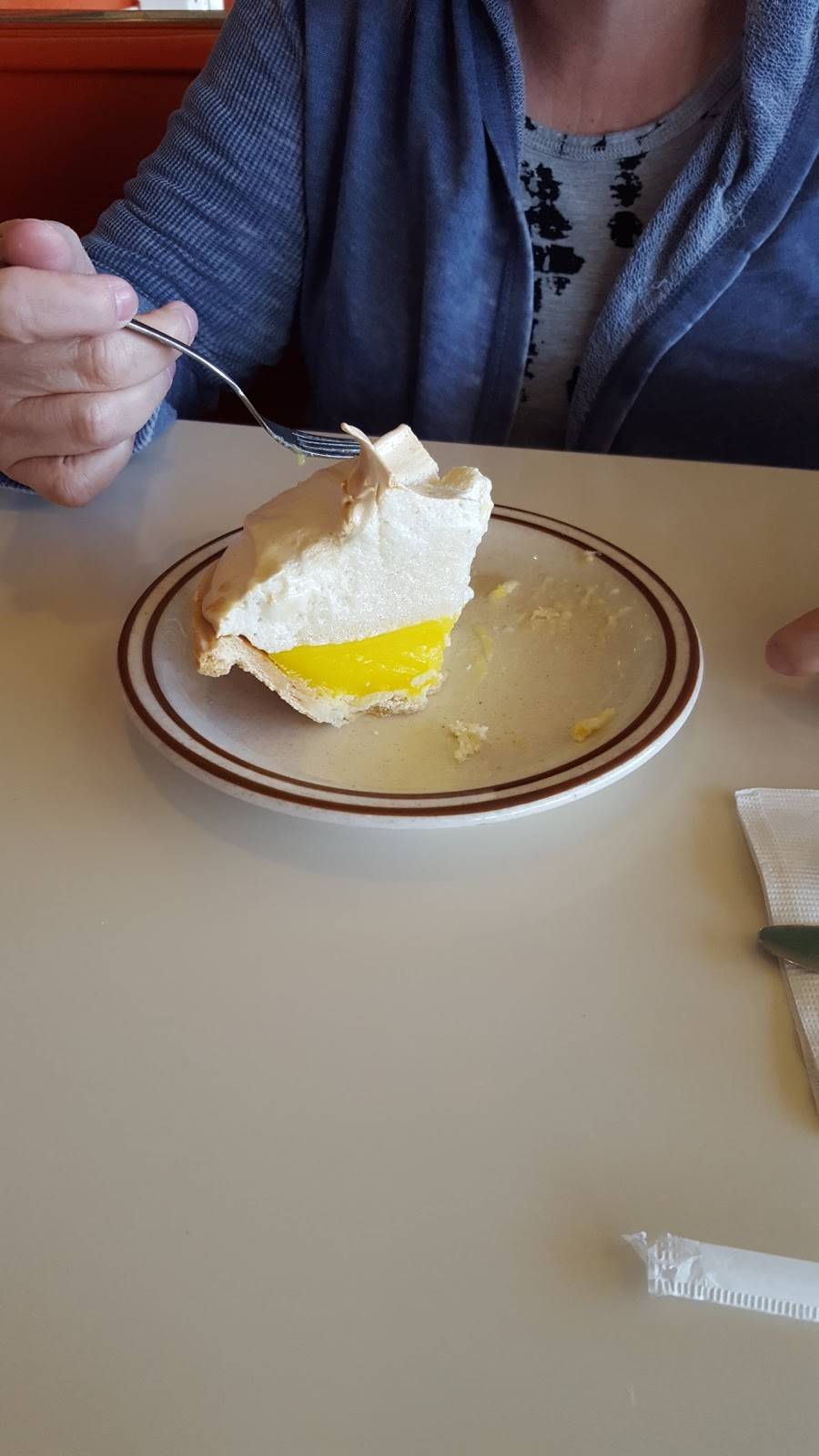 Latifs Restaurant | restaurant | 111 N Golden State Blvd, Turlock, CA 95380, USA | 2096345351 OR +1 209-634-5351