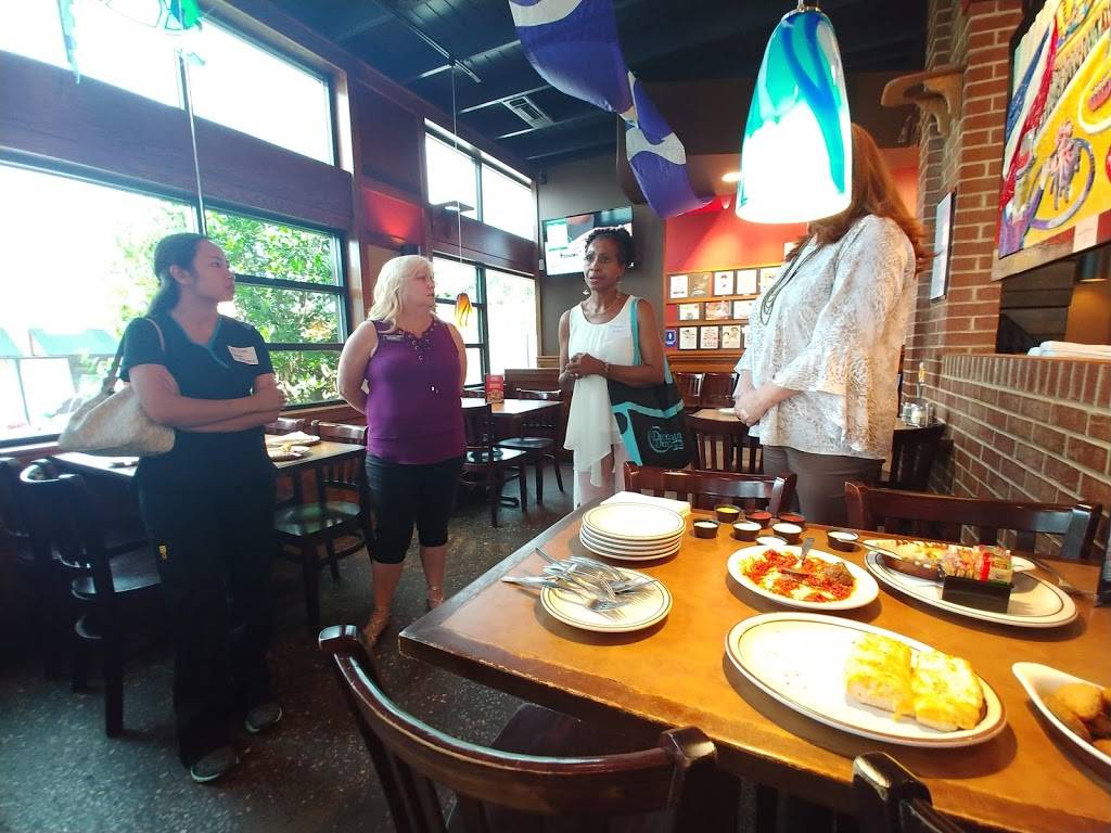 Hideaway Pizza | restaurant | 5501 Northwest Expy, Warr Acres, OK 73132, USA | 4056037177 OR +1 405-603-7177