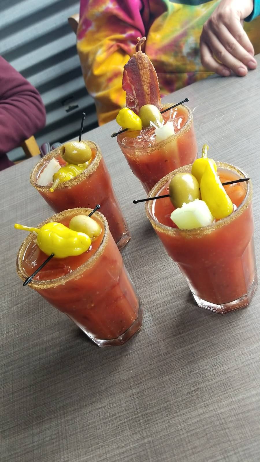 Ideal Bar & Grill | restaurant | 106 Beach St, Santa Cruz, CA 95060, USA | 8314235271 OR +1 831-423-5271