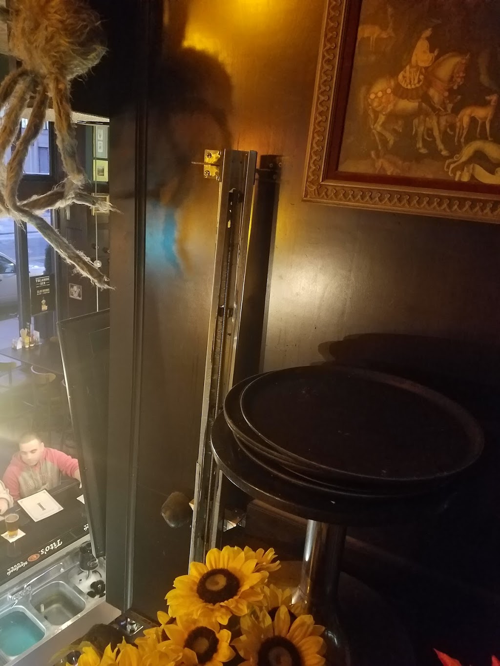 Town Pump Tavern | restaurant | 2233 Park Ave, Detroit, MI 48201, USA | 3134636118 OR +1 313-463-6118