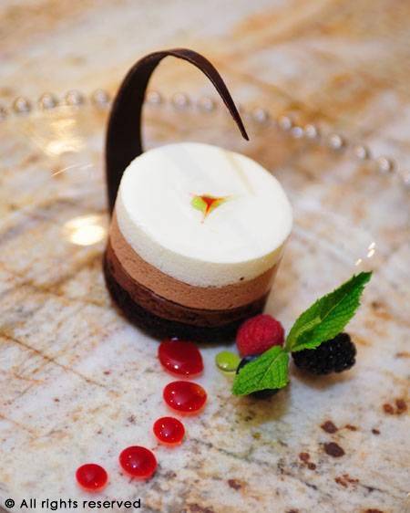 Rowe Cuisine | restaurant | 19520 Nordhoff St, Northridge, CA 91324, USA | 8188858687 OR +1 818-885-8687