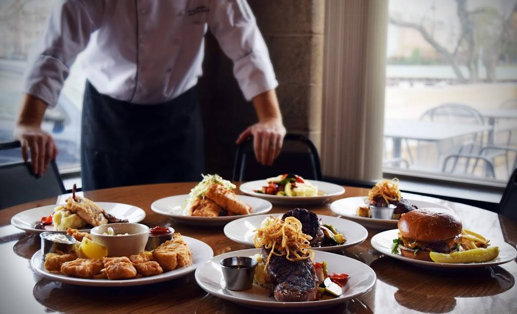 Boosters Buoy | restaurant | 4979, 209 Dodge St, Racine, WI 53402, USA | 2626333222 OR +1 262-633-3222