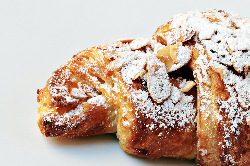 La Boulangerie | bakery | 1945 W Wilson Ave, Chicago, IL 60640, USA | 8722083479 OR +1 872-208-3479