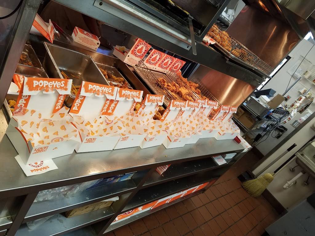 Popeyes Louisiana Kitchen | restaurant | 14901 N Florida Ave, Tampa, FL 33613, USA | 8132644711 OR +1 813-264-4711