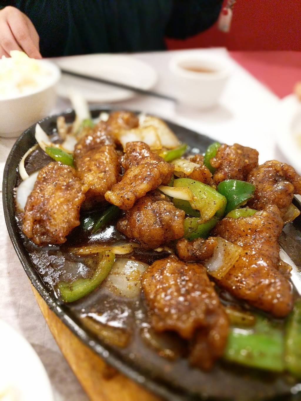 Ben Ben Restaurant | meal delivery | 697 Somerset St W, Ottawa, ON K1R 6P5, Canada | 6132385022 OR +1 613-238-5022