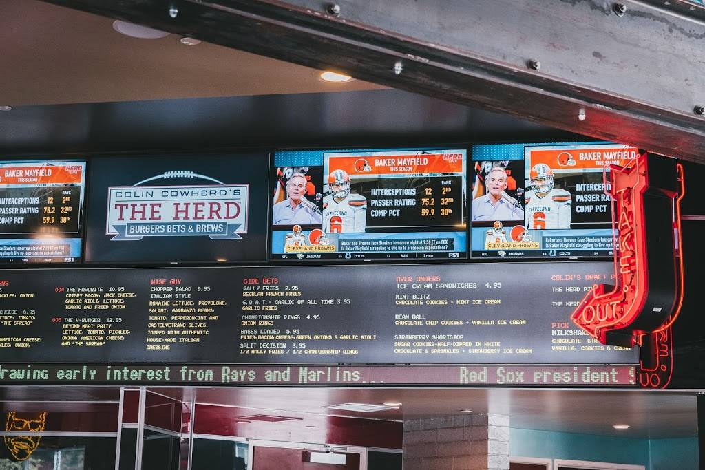 Colin Cowherds The Herd | restaurant | 21770 Del Amo Cir E, Torrance, CA 90503, USA | 3102949838 OR +1 310-294-9838