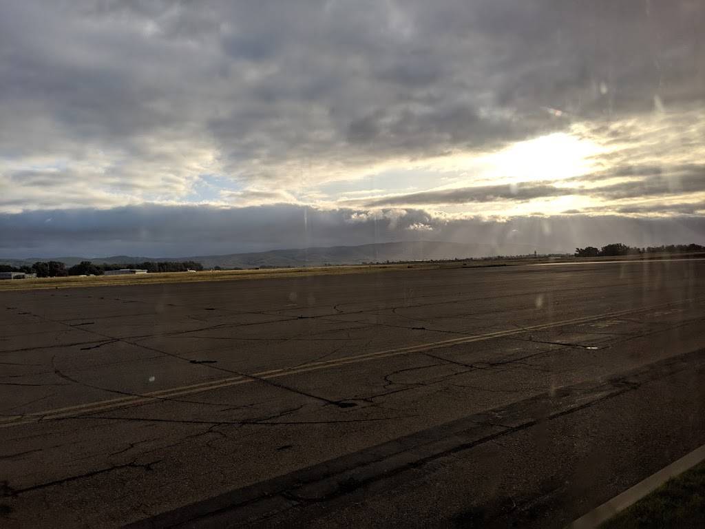 Vintners Bar & Grill | restaurant | 3455 Skyway Dr, Santa Maria, CA 93455, USA | 8059288000 OR +1 805-928-8000