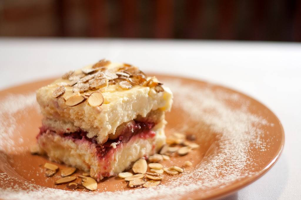 Alla Famiglia | restaurant | 804 E Warrington Ave, Pittsburgh, PA 15210, USA | 4124881440 OR +1 412-488-1440