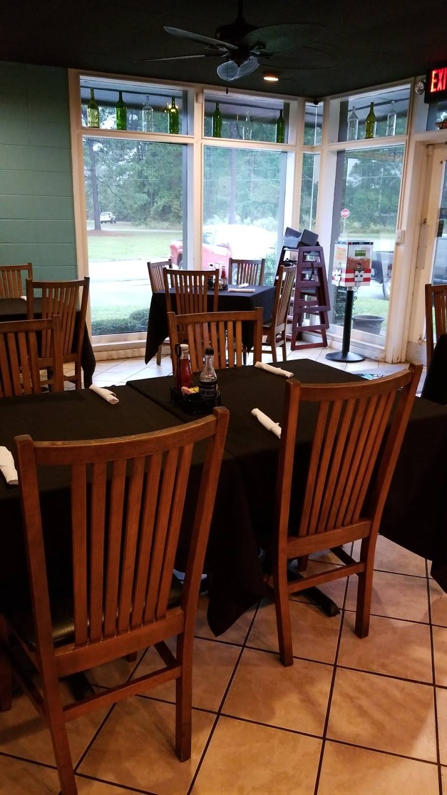 The Clubhouse Grill | restaurant | 160 Club Cir, Lake City, SC 29560, USA | 8433742582 OR +1 843-374-2582