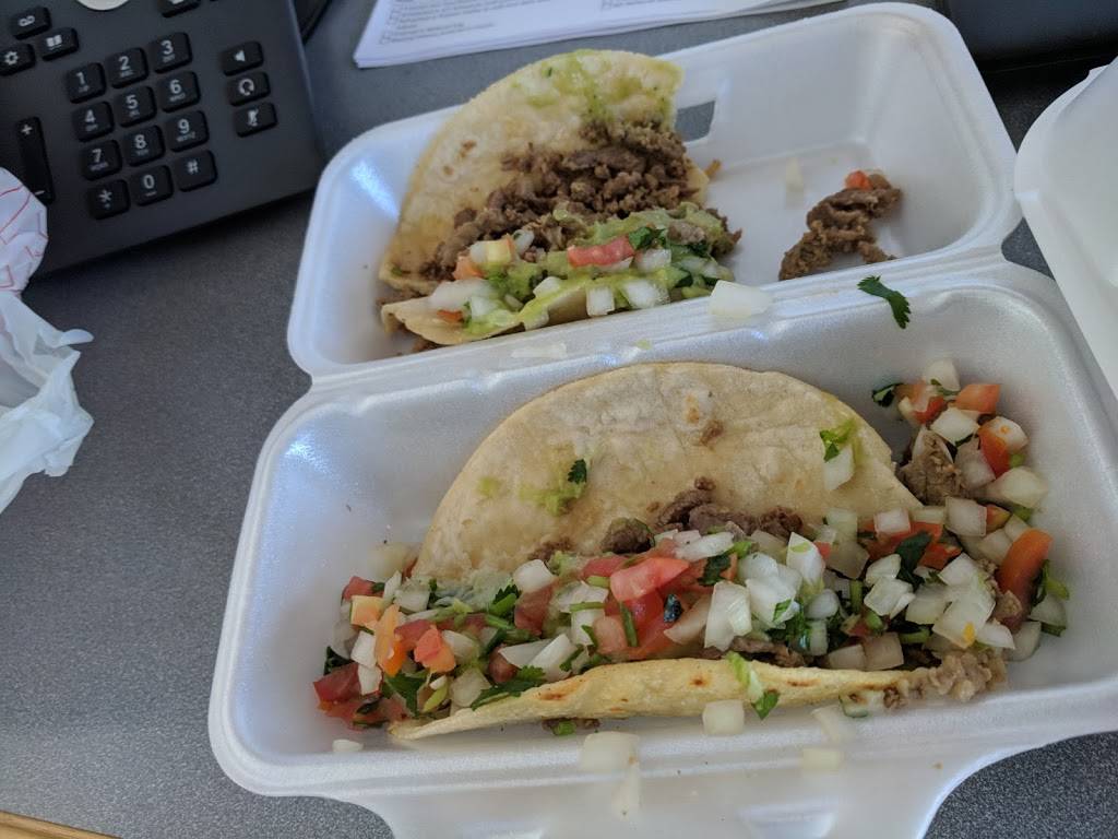 Linas Mexican Restaurant | restaurant | 5832 S 144th St, Omaha, NE 68137, USA | 4028952101 OR +1 402-895-2101