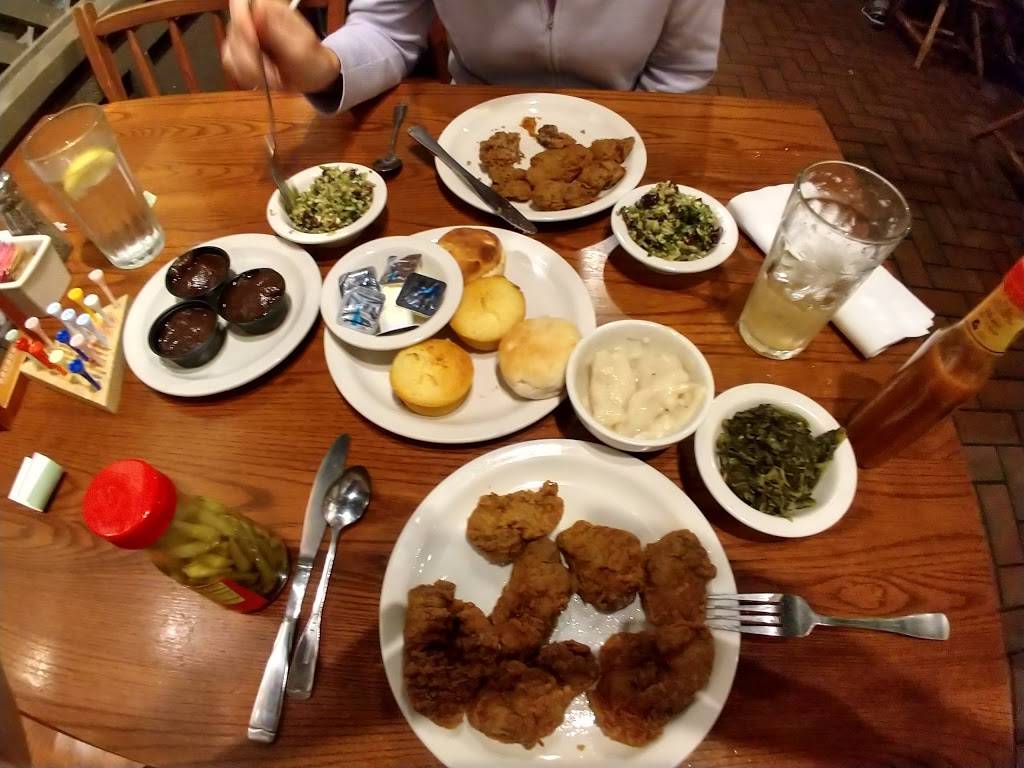 Cracker Barrel Old Country Store | restaurant | 1175 Palm Bay Rd NE, Melbourne, FL 32905, USA | 3219527555 OR +1 321-952-7555