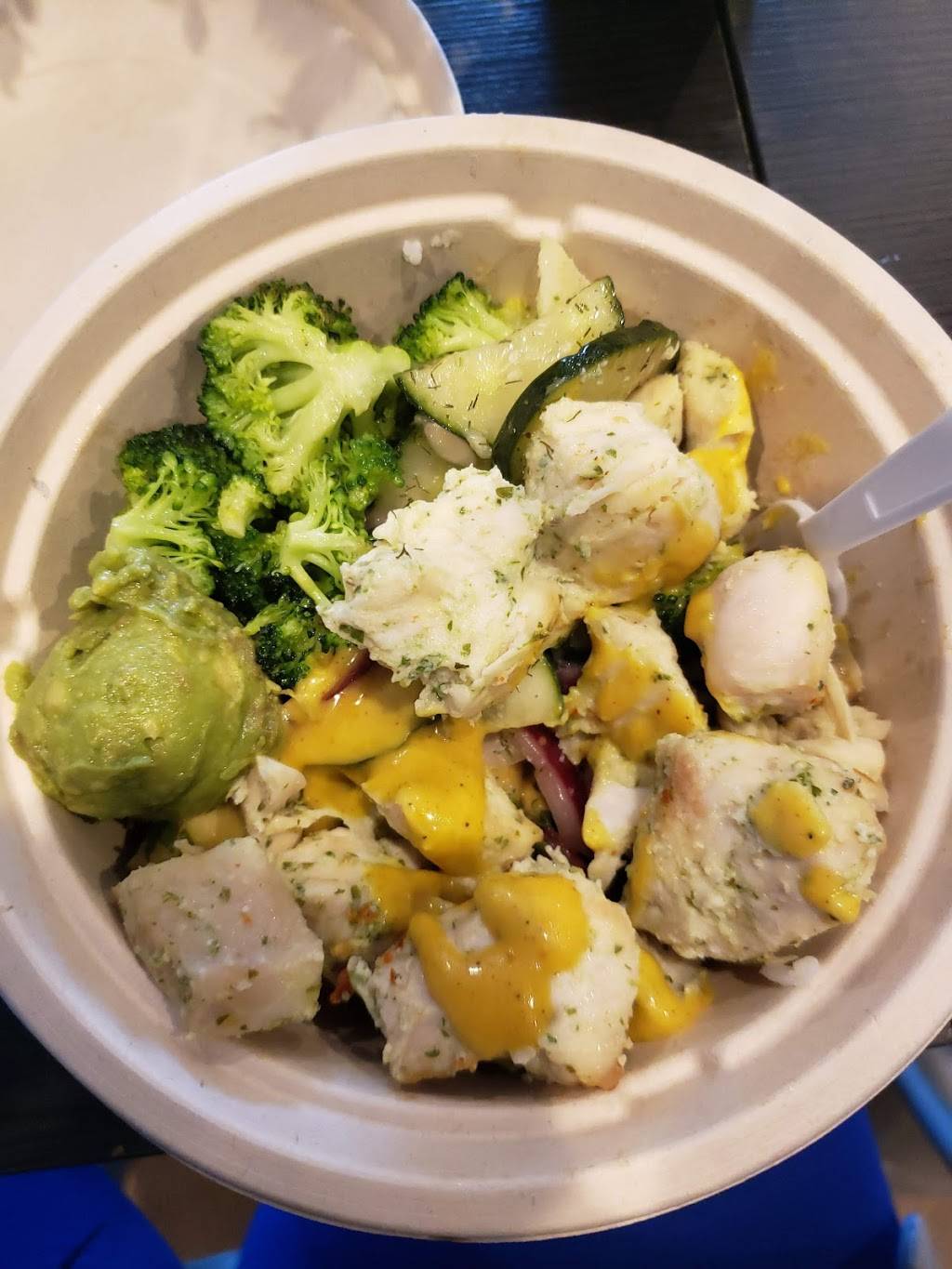 Zaka Bowl | restaurant | 575 Erin Dr, Memphis, TN 38117, USA | 9015093105 OR +1 901-509-3105