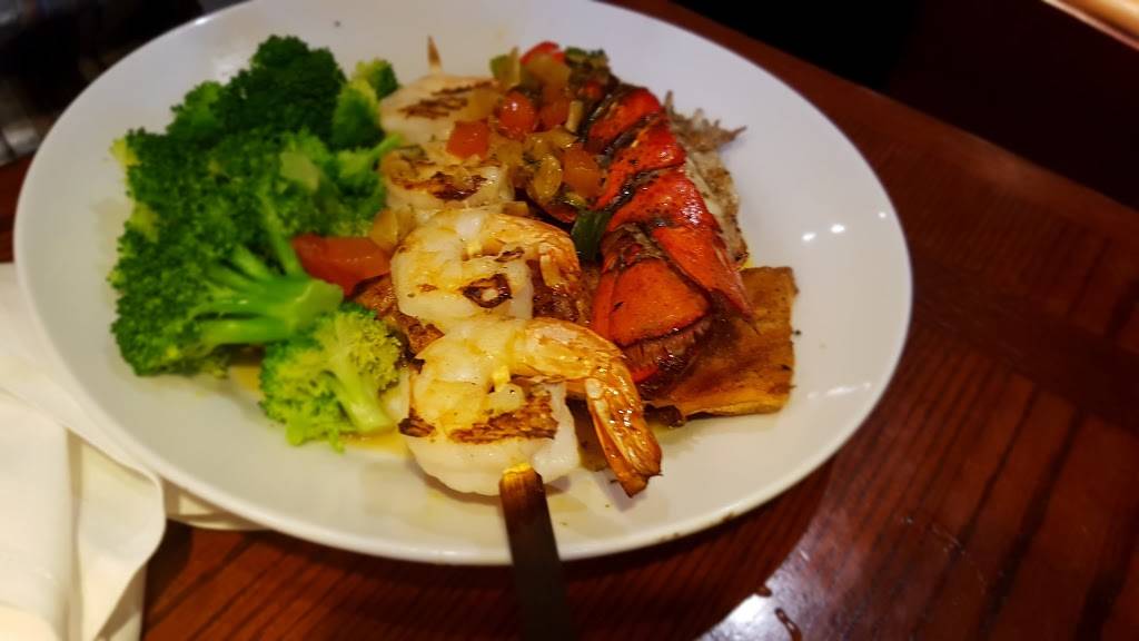 Red Lobster | restaurant | 311 King St W, Oshawa, ON L1J 2J8, Canada | 9054341143 OR +1 905-434-1143