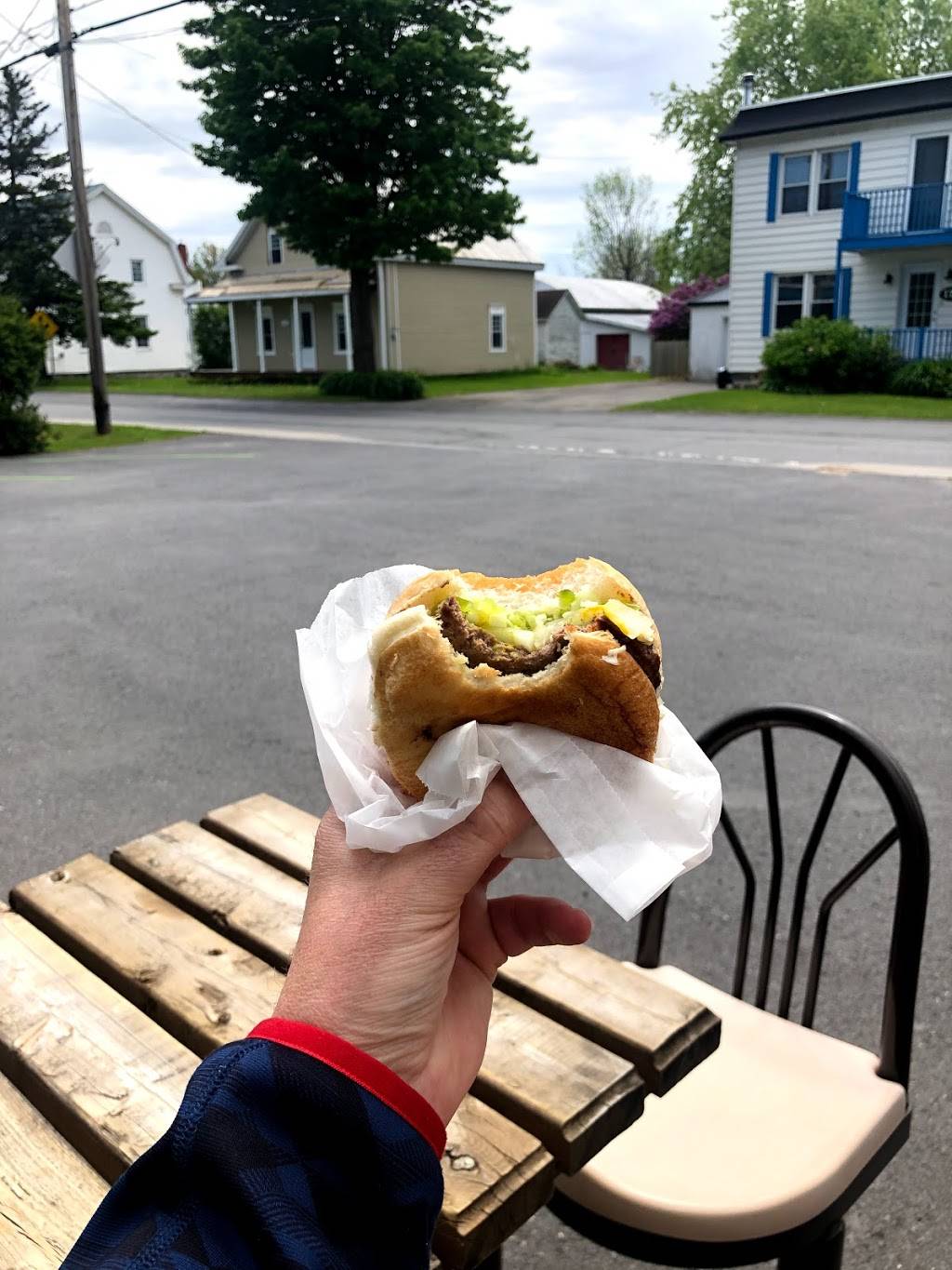 cantine chez ti -marc | restaurant | 168 Rue Saint Joseph, Mont-Saint-Grégoire, QC J0J, Canada | 4503589054 OR +1 450-358-9054