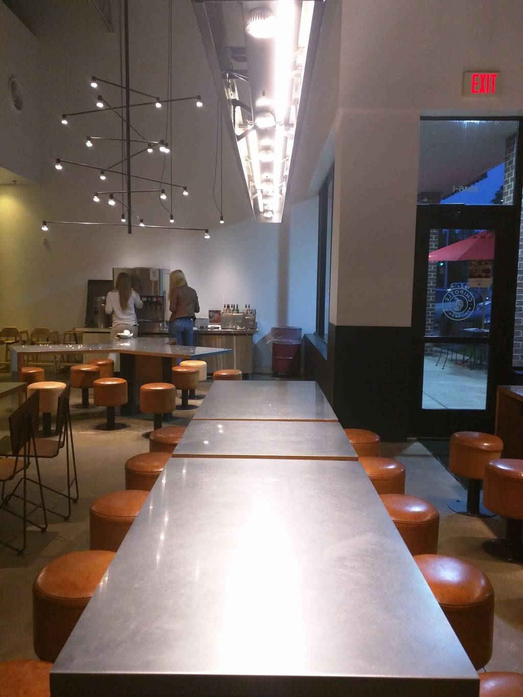 Chipotle Mexican Grill | restaurant | 2946 Chain Bridge Rd Ste I, Oakton, VA 22124, USA | 5713285279 OR +1 571-328-5279