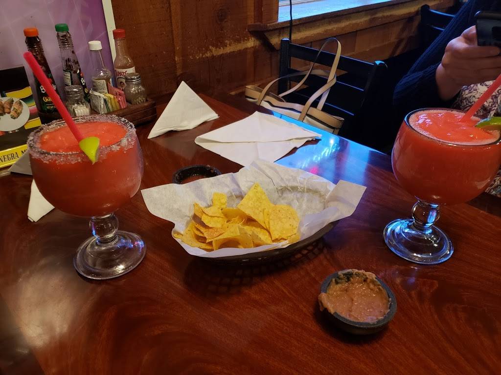 La Corona Mexican Restaurant | restaurant | 1002 6th St, Orland, CA 95963, USA | 5308654300 OR +1 530-865-4300