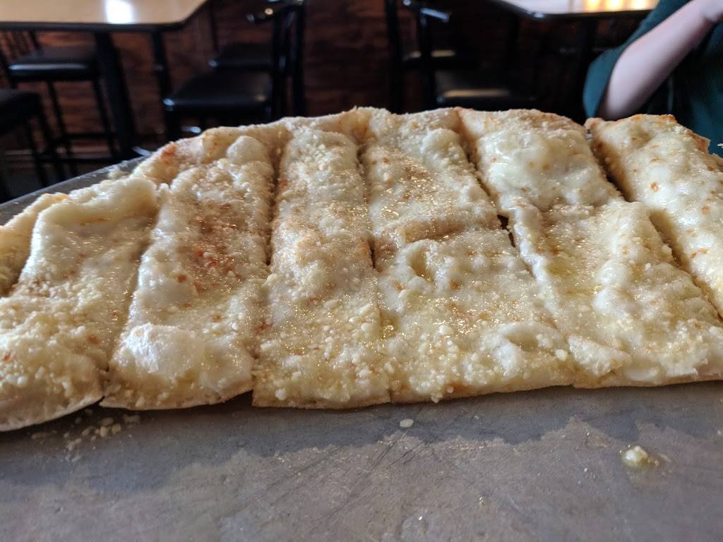 Vitos Pizzeria | restaurant | 3962 Fort St, Lincoln Park, MI 48146, USA | 3133831960 OR +1 313-383-1960