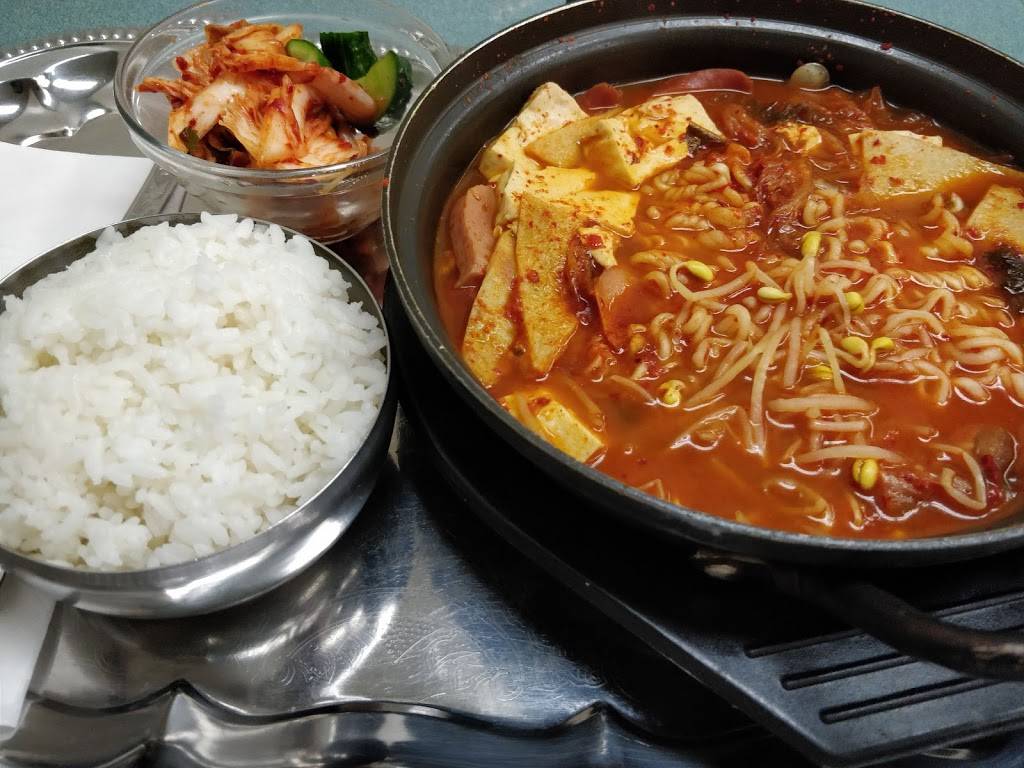 Feast Fast Food | restaurant | 3-2580 Shepard Ave, Mississauga, ON L5A 4E1, Canada | 9058482580 OR +1 905-848-2580