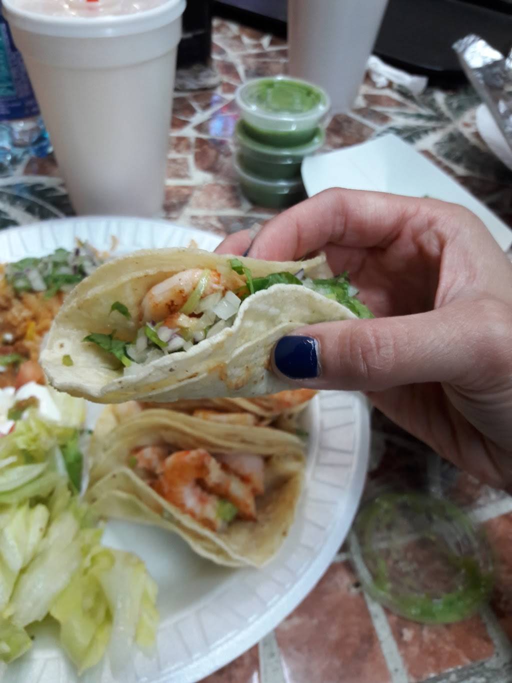 Tacos Y Mariscos El Tio | restaurant | 10250 Rosecrans Ave, Bellflower, CA 90706, USA | 5629258381 OR +1 562-925-8381