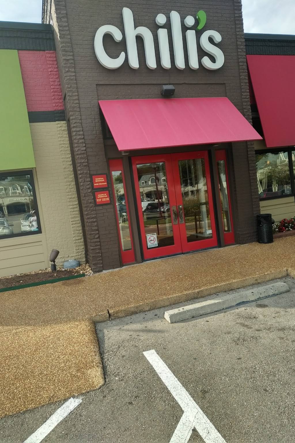 Chilis Grill & Bar | restaurant | 7810 Poplar Ave, Germantown, TN 38138, USA | 9017565203 OR +1 901-756-5203