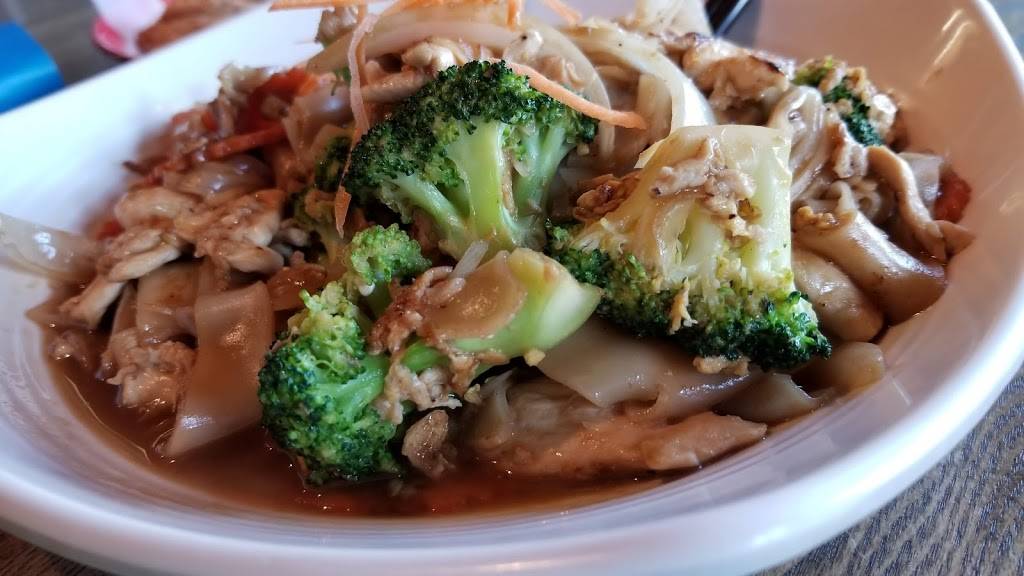 Lemongrass Thai Noodle | restaurant | 208 Petaluma Blvd N, Petaluma, CA 94952, USA | 7077625966 OR +1 707-762-5966