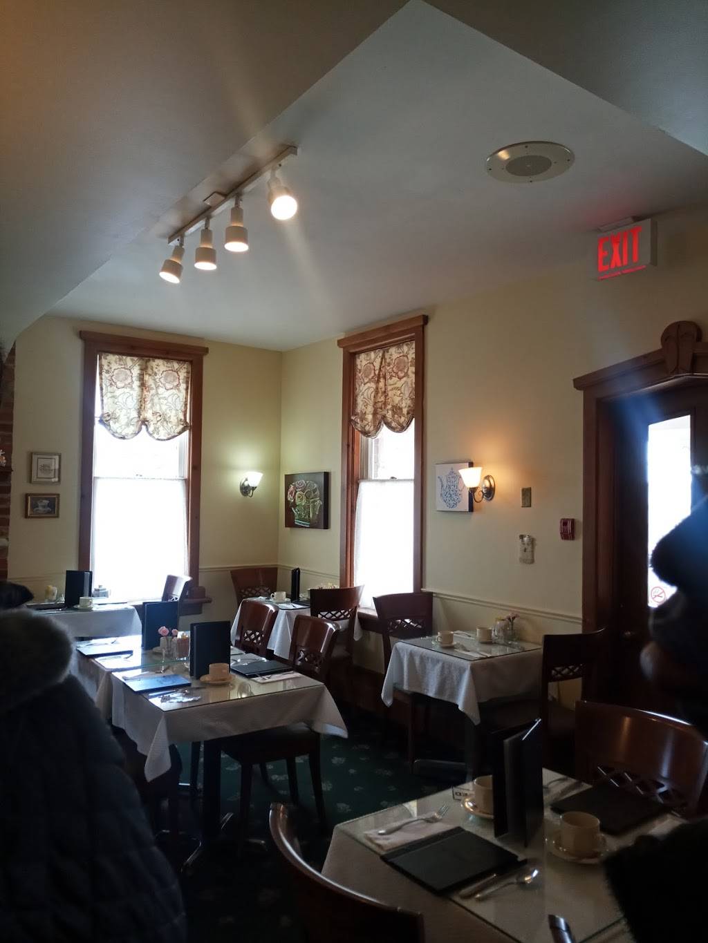 The Tea Room | restaurant | 223 Queen St S, Mississauga, ON L5M 1L6, Canada | 9055427674 OR +1 905-542-7674