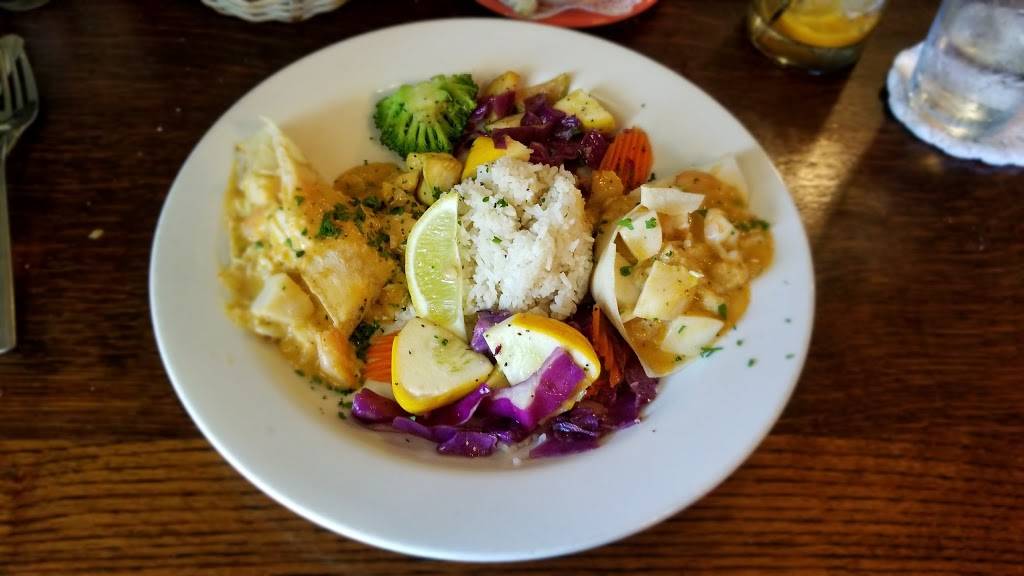 Live Oak Cafe | restaurant | 614 N Howe St, Southport, NC 28461, USA | 9106204541 OR +1 910-620-4541