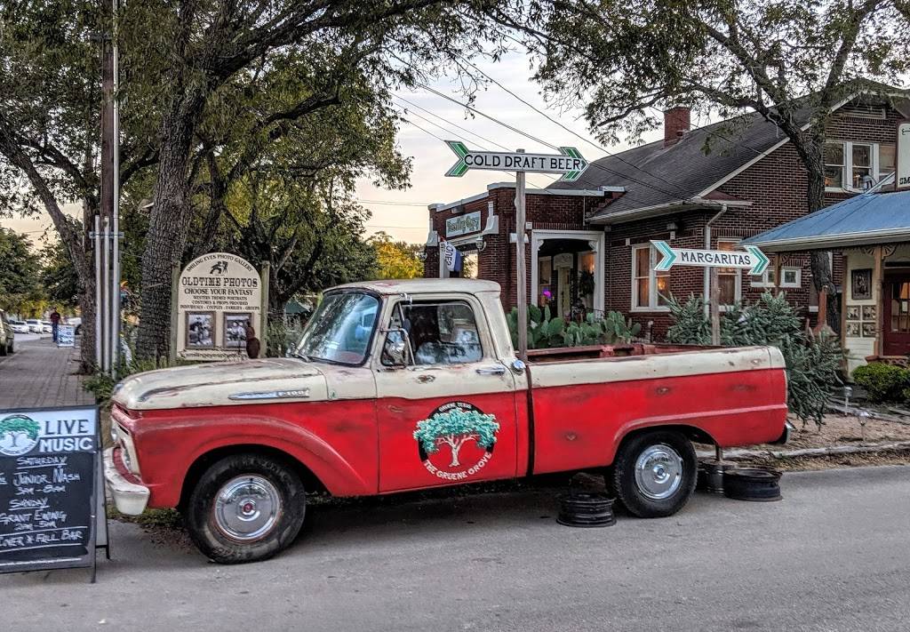 Gruene Grove | restaurant | 1263 Gruene Rd, New Braunfels, TX 78130, USA | 8307650300 OR +1 830-765-0300