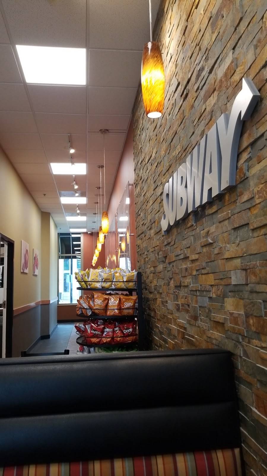 Subway | meal takeaway | 16812 W 89th St, Lenexa, KS 66219, USA | 9138880487 OR +1 913-888-0487