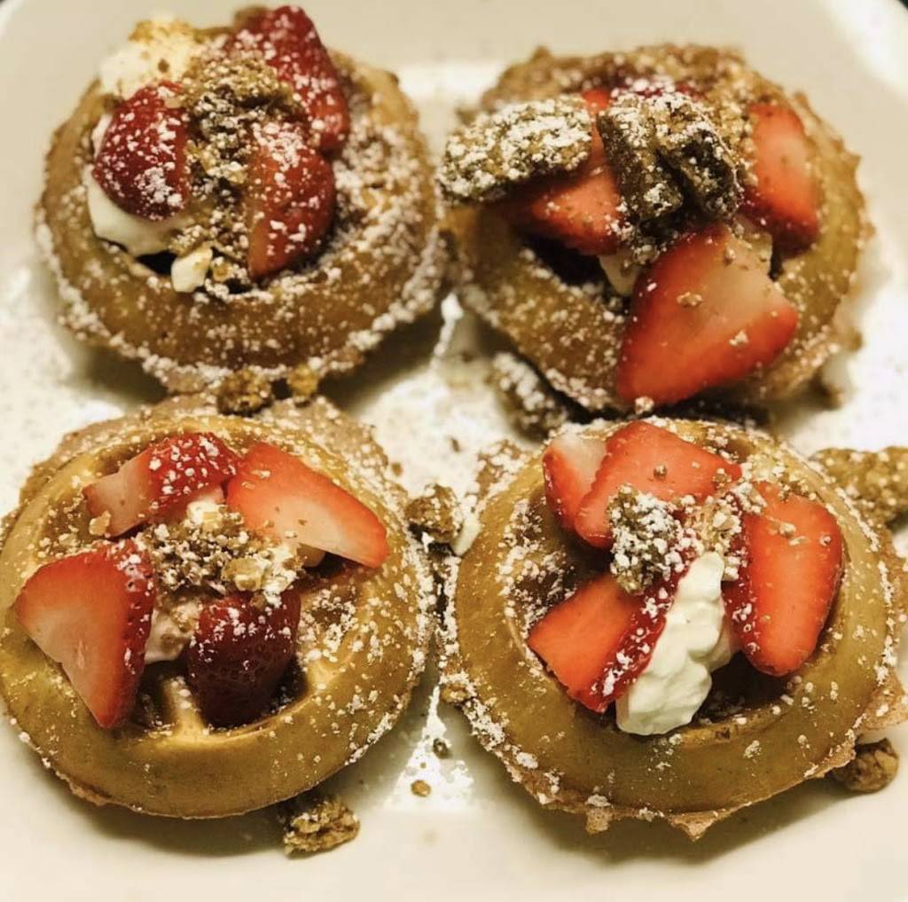 The Hen House of Wheaton | restaurant | 1060 College Ave, Wheaton, IL 60187, USA | 6304800611 OR +1 630-480-0611