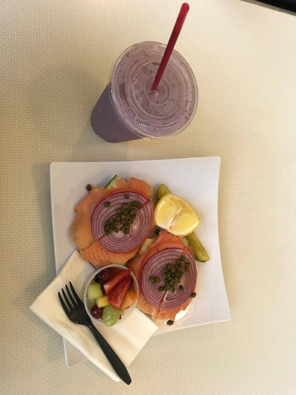 Reggies Deli & Cafe | restaurant | 1910 Sunset Blvd, Los Angeles, CA 90026, USA | 2133539263 OR +1 213-353-9263