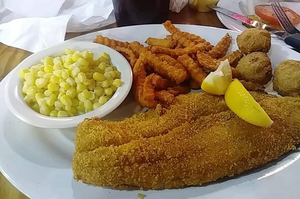 Oasis Restaurant | restaurant | 2409 US-83, Crystal City, TX 78839, USA | 8303743337 OR +1 830-374-3337