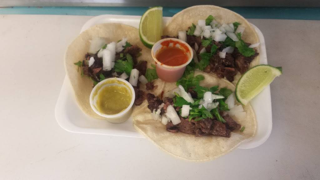 Chonas taqueria | restaurant | 5530 N Shepherd Dr, Houston, TX 77091, USA | 8323054125 OR +1 832-305-4125