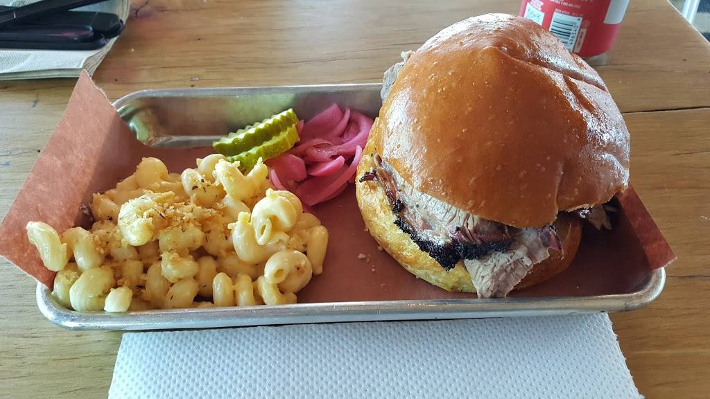 Woodpile BBQ Shack | restaurant | 303 S Main St, Clawson, MI 48017, USA | 2485658149 OR +1 248-565-8149