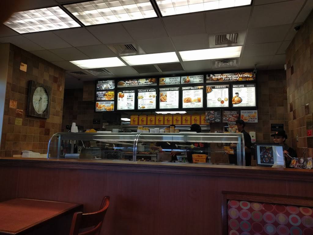 Bojangles Famous Chicken n Biscuits | restaurant | 12100 GA-92, Woodstock, GA 30188, USA | 7705167507 OR +1 770-516-7507